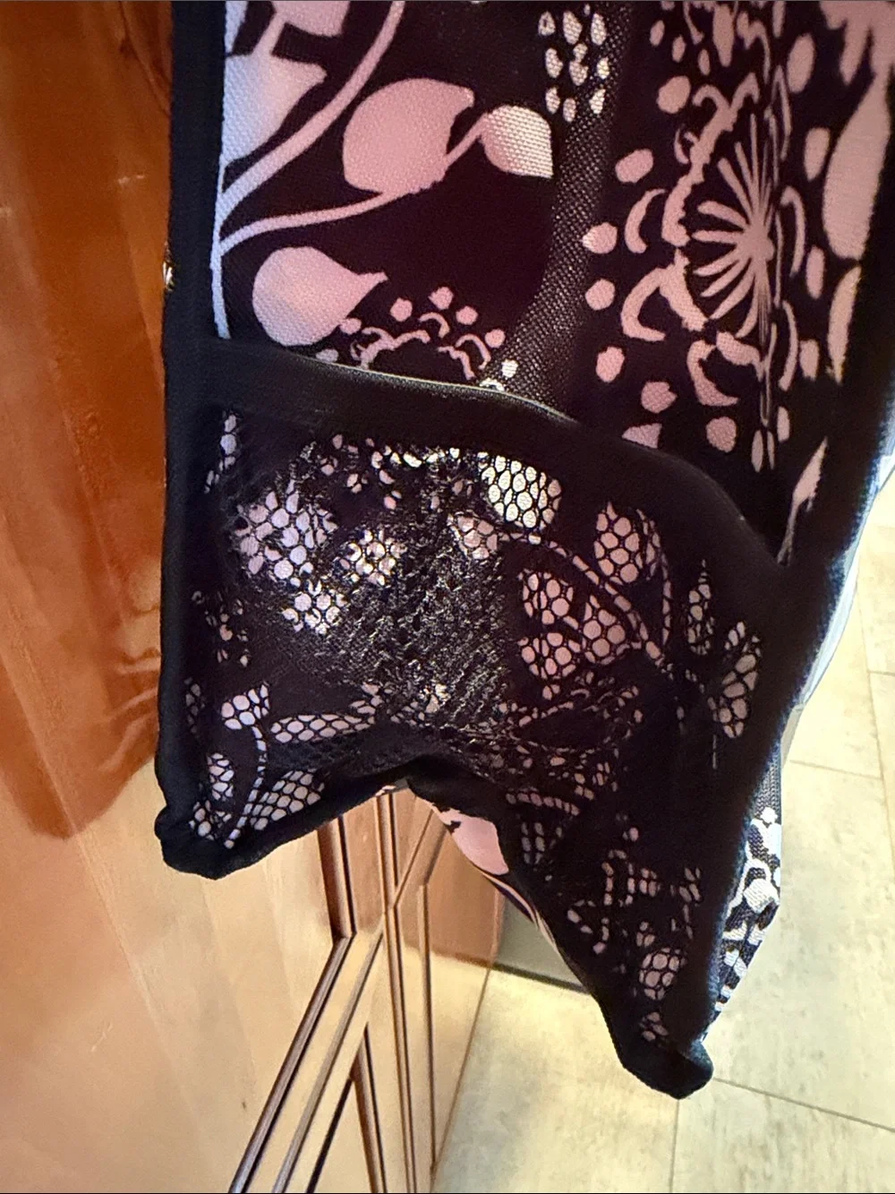 thirty-one Black and White Floral Tote with Front Pockets - Picture 3 of 5